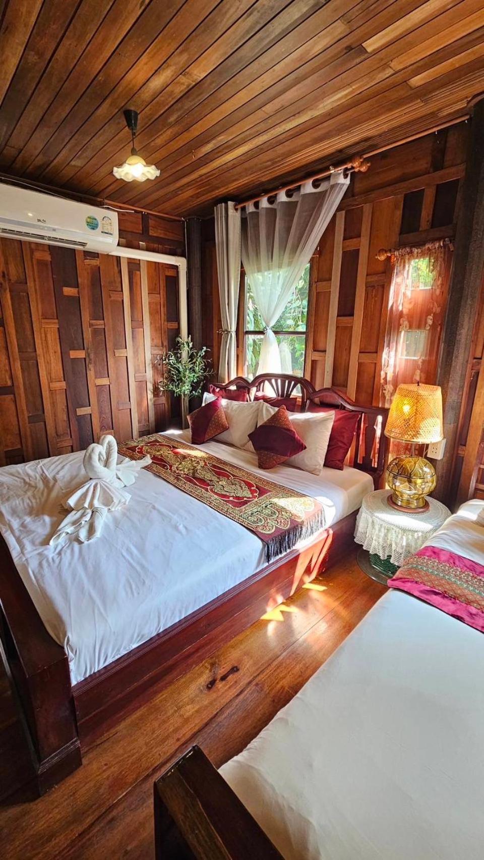 The Antique Riverside Resort Ban Pong  Eksteriør bilde