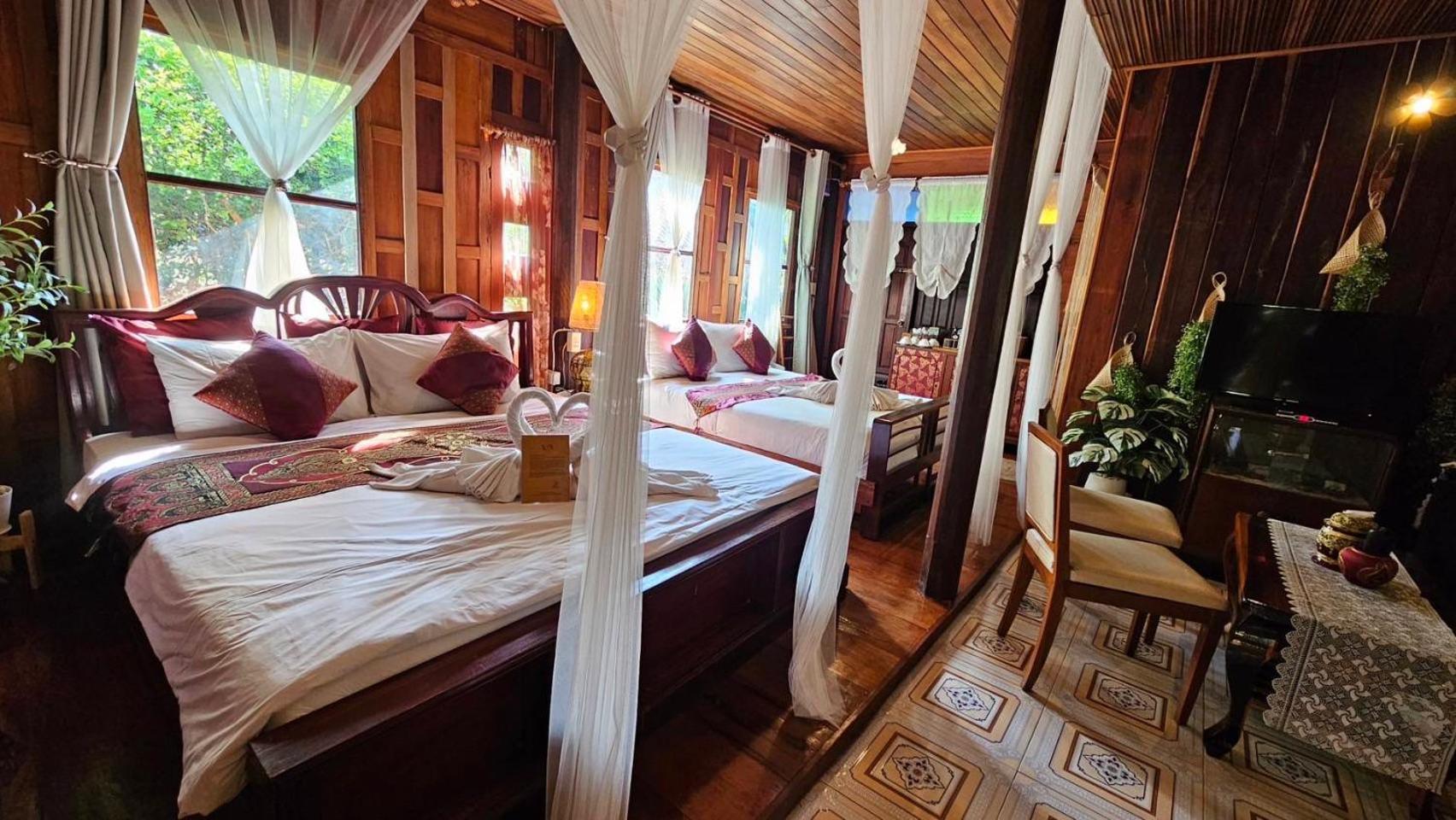 The Antique Riverside Resort Ban Pong  Eksteriør bilde