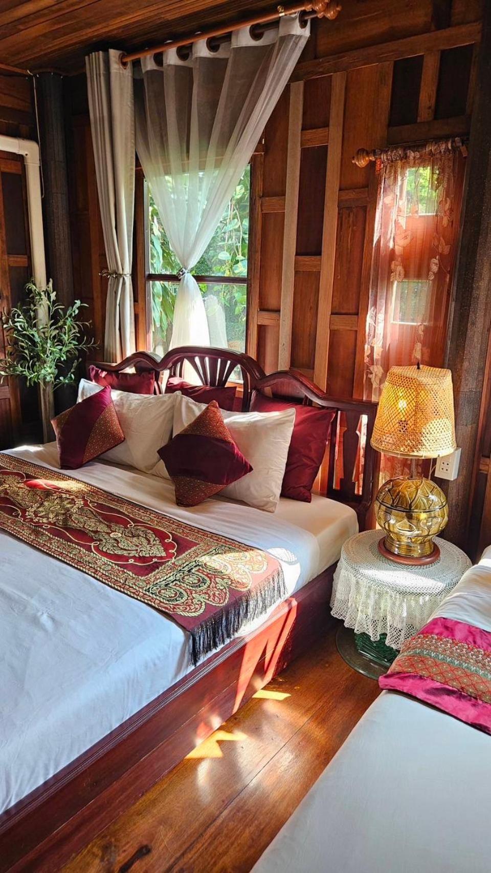 The Antique Riverside Resort Ban Pong  Eksteriør bilde